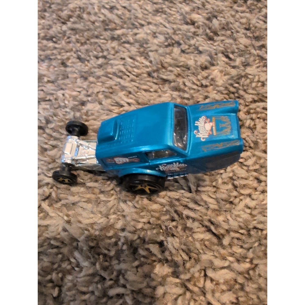 Mattel Hot Wheels Knuckles Custom Engines Blue White Diecast Toy Car 2013 1:64